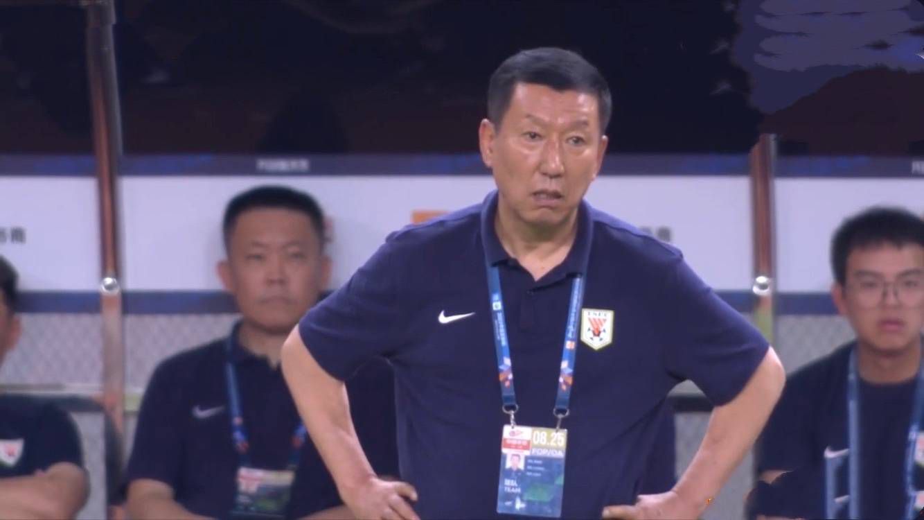 网友们纷纷对丁晟的新片表示期待，称其电影;满满的都是荷尔蒙